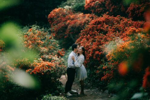 Tokyo engagement portrait in nature - Ippei and Janine Photography
