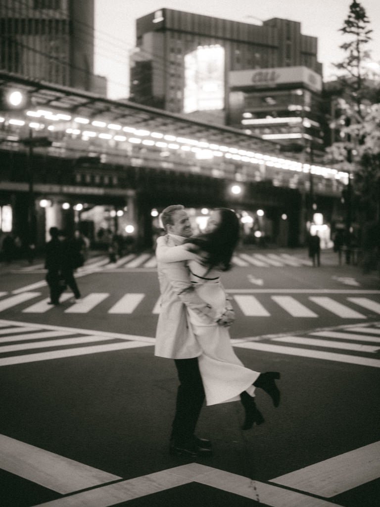 Tokyo black and white photography - Japan engagement photoshoot - Ippei and Janine Photography