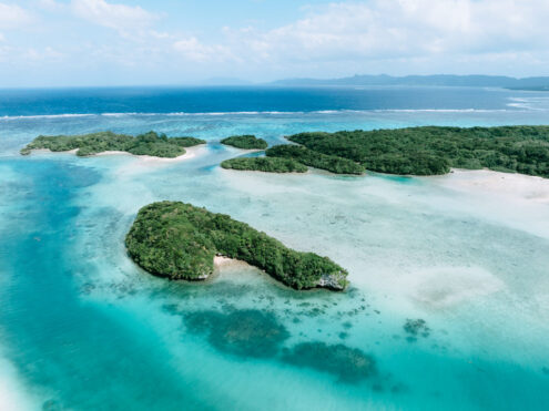 Kabira Bay, Japan off-the-beaten-path drone photography by Ippei and Janine