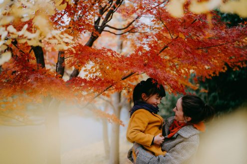 Tokyo family portrait photography with autumn colors – Ippei and Janine Photography