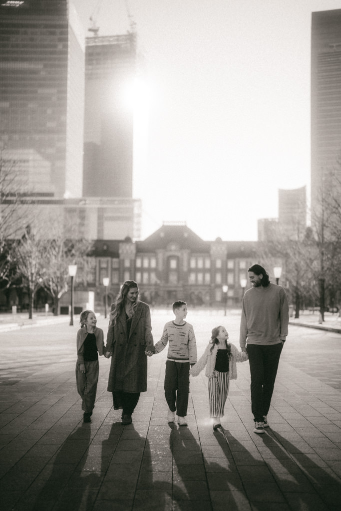 Tokyo black and white family photography - Ippei and Janine Photography