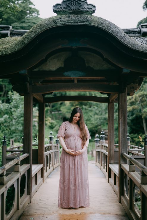 Tokyo maternity photographer - Ippei and Janine portrait photography