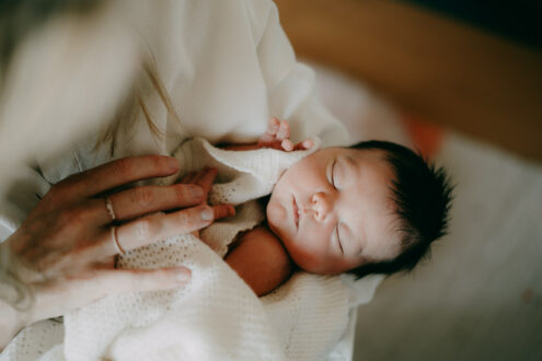 Tokyo newborn photoshoot - Japan family portrait photographer Ippei and Janine