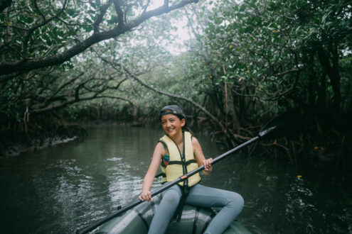 Mangrove packrafting - Japan family outdoor adventure photographer - Ippei and Janine Photography