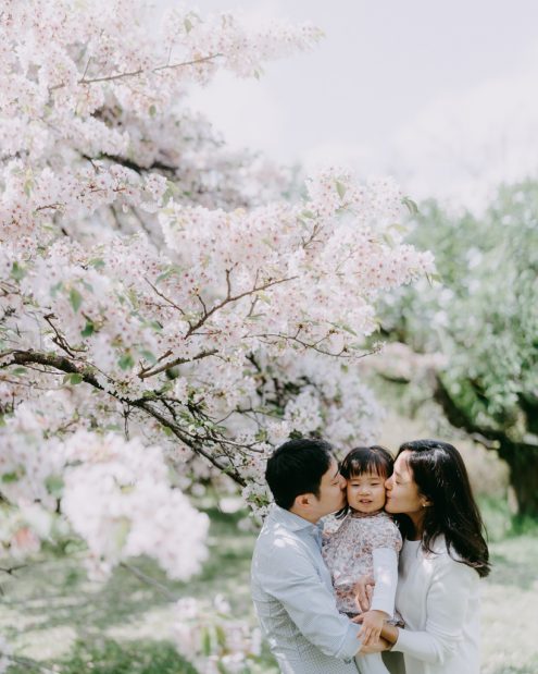 Tokyo sakura family portrait – Ippei and Janine Photography
