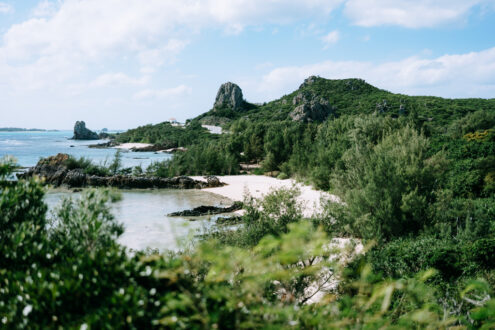 Idyllic beach of Izena Island - Japan off-the-beaten-path landscape photography by Ippei and Janine