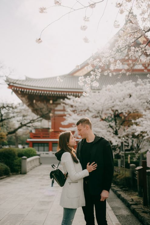 Tokyo pre-wedding photography - Japan engagement portrait photographer Ippei and Janine