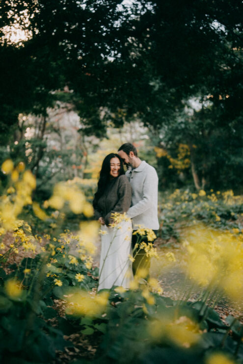 Tokyo engagement photography with December flowers - Japan portrait photographer Ippei and Janine