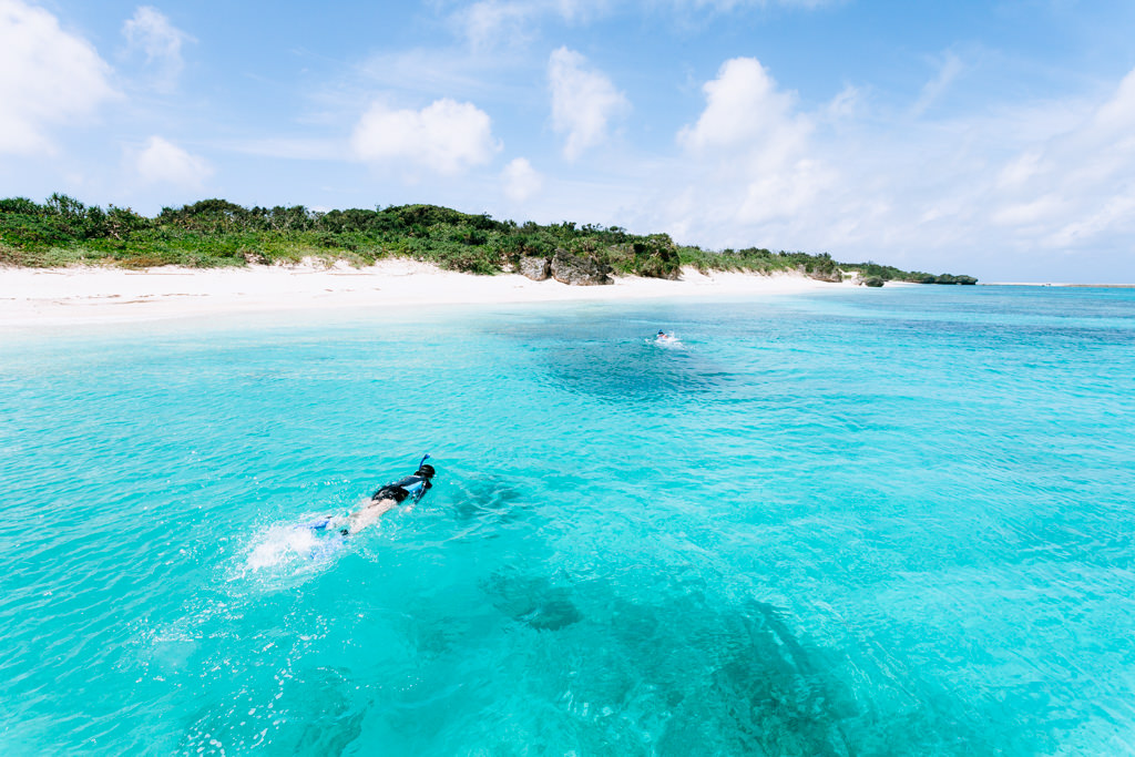 Clearest turquoise water of Tropical Japan, Aragusuku Island